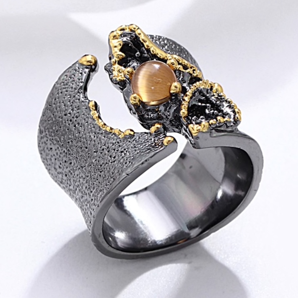NOT FOR SALE Ring Split on Top with CZ Stone - Size 8 - Picture 6 of 9